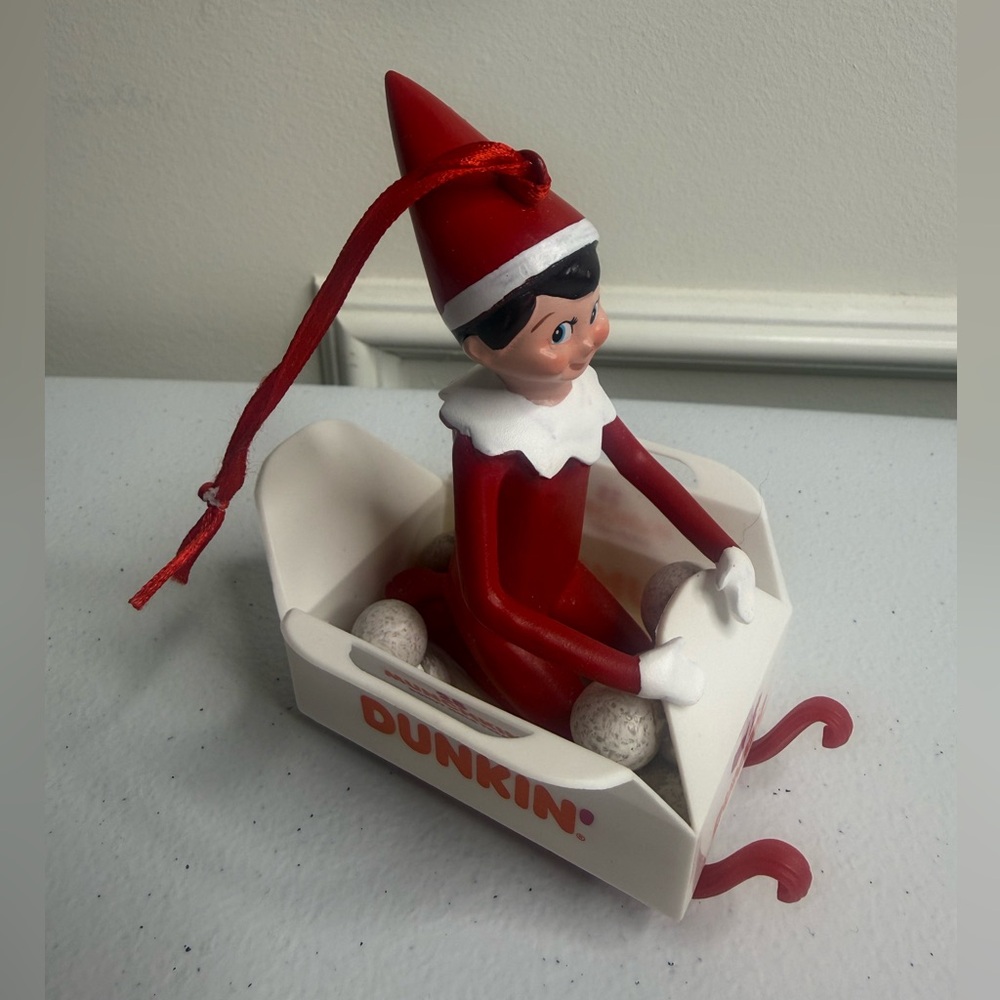 Dunkin' Elf Figurine Set - Picture 5 of 8